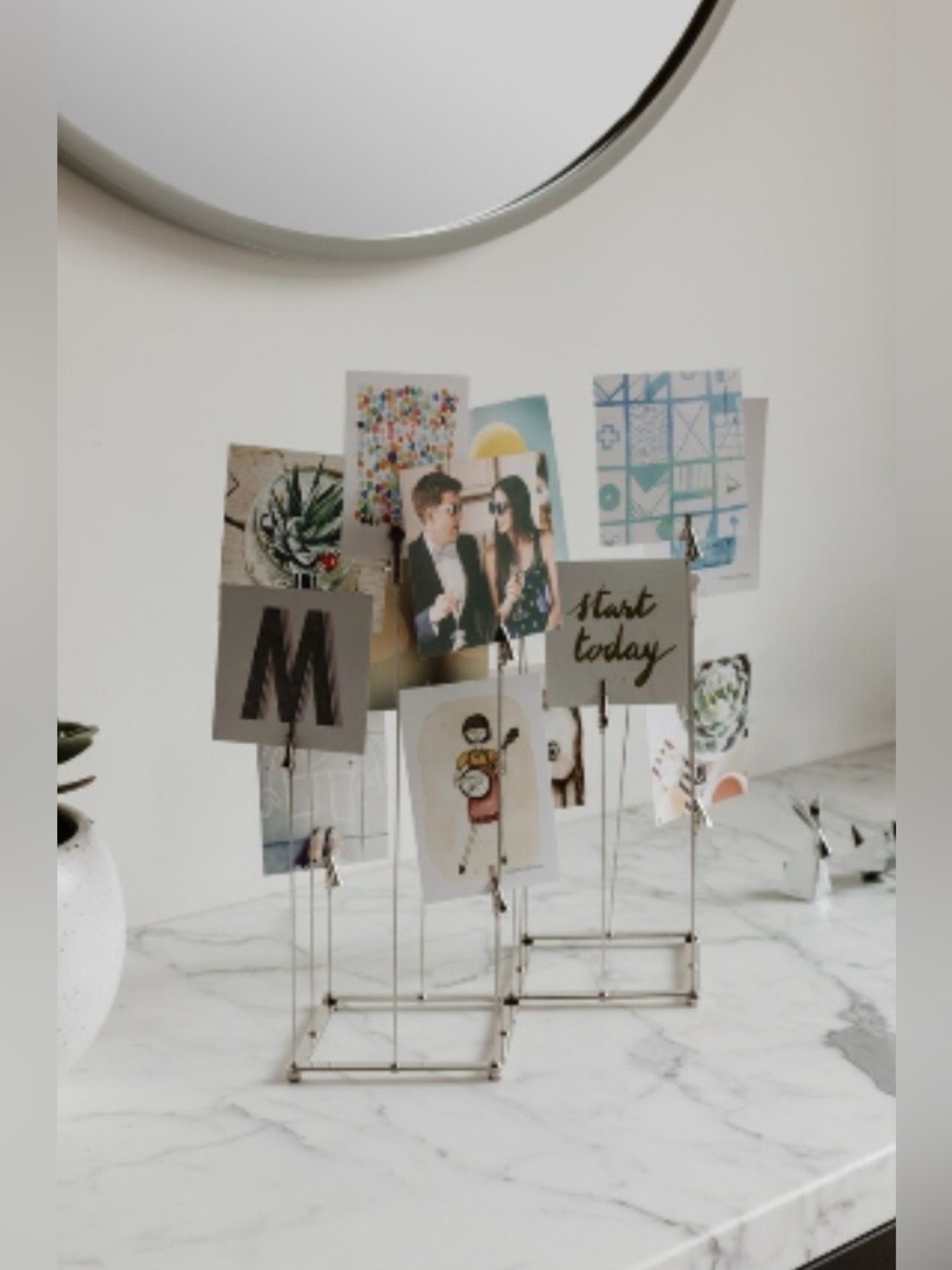 Umbra ~ Photo Display in Nickel ~ 15 Photo Clips